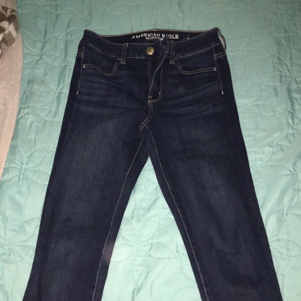 AMERICAN EAGLE JEANS